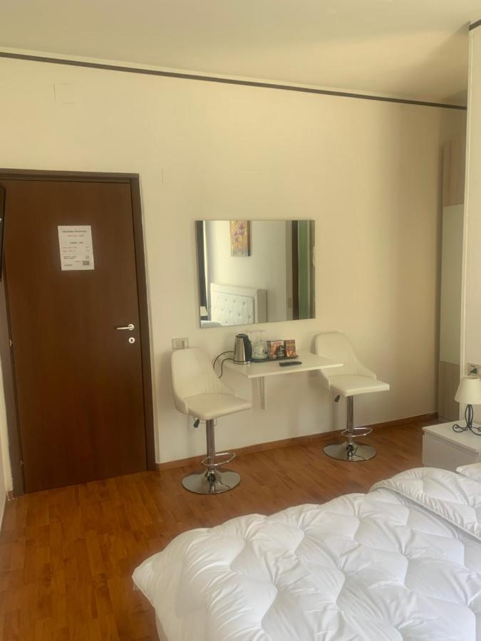 Albergo Al Lago อานโฟ ภายนอก รูปภาพ